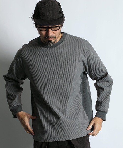 The DUFFER of ST.GEORGE（ザダファーオブセントジョージ）の「QUICK DRY WAFFLE LONG SLEEVE TEE：吸水速乾 ワッフルTシャツ / サーマル ロンT / テックウェア / アウトドアトップス（Tシャツ/カットソー・メンズ・ブラック/グレー・MEDIUM/X-LARGE/LARGE）」の2枚目の写真