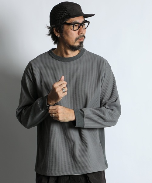 The DUFFER of ST.GEORGE（ザダファーオブセントジョージ）の「QUICK DRY WAFFLE LONG SLEEVE TEE：吸水速乾 ワッフルTシャツ / サーマル ロンT / テックウェア / アウトドアトップス（Tシャツ/カットソー・メンズ・ブラック/グレー・MEDIUM/X-LARGE/LARGE）」の5枚目の写真