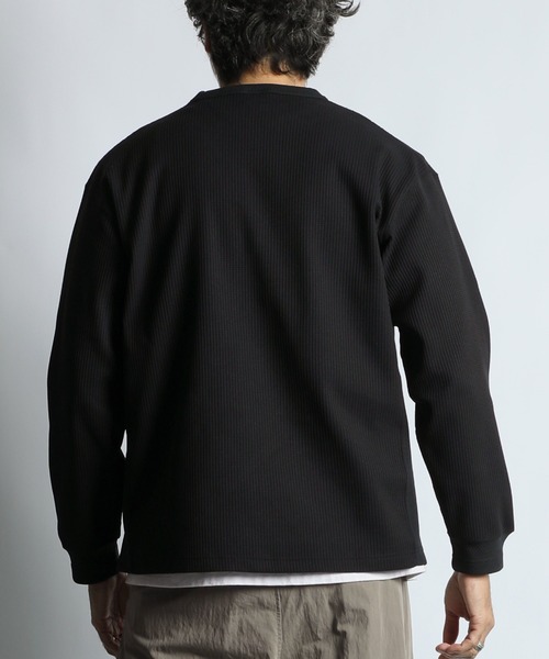 The DUFFER of ST.GEORGE（ザダファーオブセントジョージ）の「QUICK DRY WAFFLE LONG SLEEVE TEE：吸水速乾 ワッフルTシャツ / サーマル ロンT / テックウェア / アウトドアトップス（Tシャツ/カットソー・メンズ・ブラック/グレー・MEDIUM/X-LARGE/LARGE）」の8枚目の写真