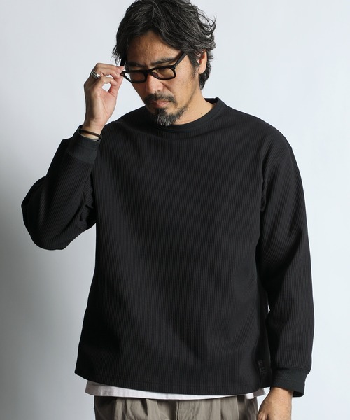 The DUFFER of ST.GEORGE（ザダファーオブセントジョージ）の「QUICK DRY WAFFLE LONG SLEEVE TEE：吸水速乾 ワッフルTシャツ / サーマル ロンT / テックウェア / アウトドアトップス（Tシャツ/カットソー・メンズ・ブラック/グレー・MEDIUM/X-LARGE/LARGE）」の3枚目の写真
