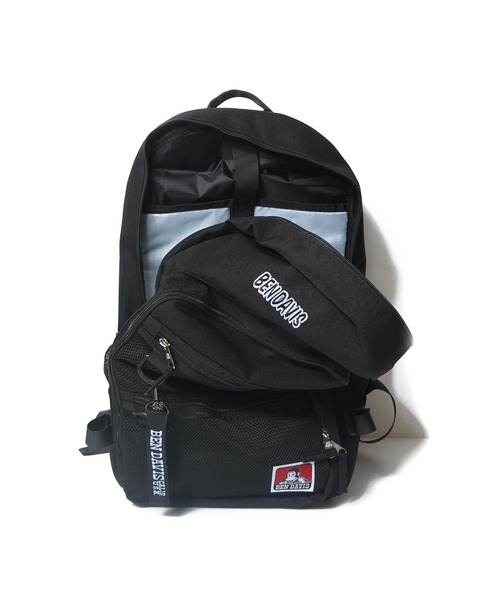 BEN DAVIS(ベンデイビス)の「WATER PROOF DAYPACK(防水素材)(バックパック/リュック・メンズ・ブラック×レッド/ブラック×グリーン/ブラック×ホワイト・FREE)」の6枚目の写真