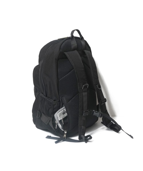 BEN DAVIS(ベンデイビス)の「WATER PROOF DAYPACK(防水素材)(バックパック/リュック・メンズ・ブラック×レッド/ブラック×グリーン/ブラック×ホワイト・FREE)」の7枚目の写真