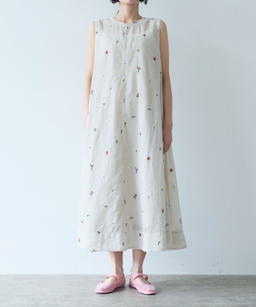 yuni（ユニ　）の「Cotton/Nylon sheer floral刺繍　ワンピース（ワンピース・レディース・ベージュ/グレー・FREE）」の6枚目の写真