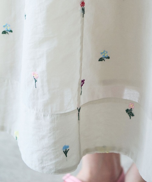 yuni（ユニ　）の「Cotton/Nylon sheer floral刺繍　ワンピース（ワンピース・レディース・ベージュ/グレー・FREE）」の12枚目の写真