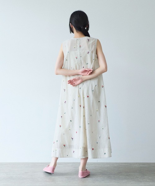 yuni（ユニ　）の「Cotton/Nylon sheer floral刺繍　ワンピース（ワンピース・レディース・ベージュ/グレー・FREE）」の4枚目の写真