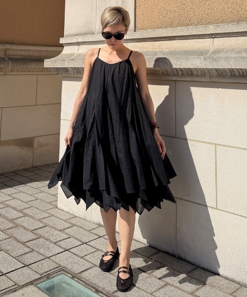 JENNE(ジェンヌ)の「サッカー生地サマーワンピース(日本製綿生地)(ワンピース・レディース・レッド/ブラック・SMALL/MEDIUM/LARGE)」の4枚目の写真