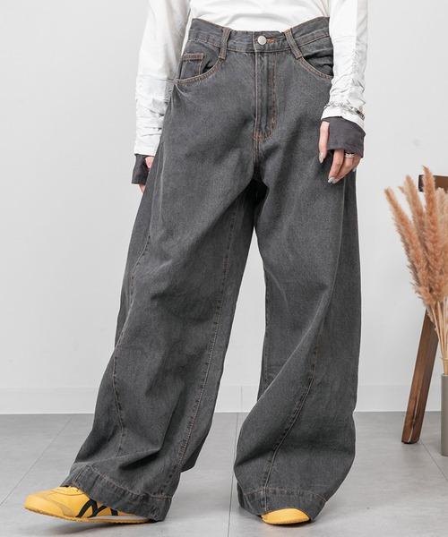 LARU（ラルー）の「ミドルウエスト ルーズワイドパンツ（デニムパンツ・レディース・ブルー/ブルー系その他/ネイビー/ライトブルー/グレー系その他・M/L）」の2枚目の写真