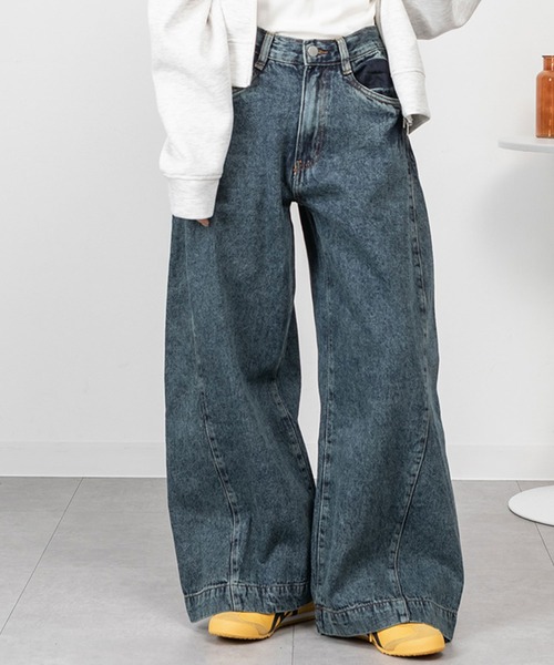 LARU（ラルー）の「ミドルウエスト ルーズワイドパンツ（デニムパンツ・レディース・ブルー/ブルー系その他/ネイビー/ライトブルー/グレー系その他・M/L）」の5枚目の写真