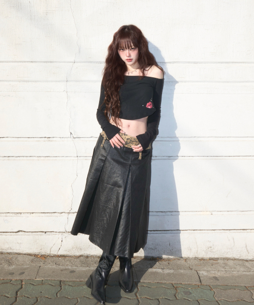 CHERRYQUIRI(チェリーキュリー)の「love bite one shoulder - black(Tシャツ/カットソー・レディース・その他・FREE)」の3枚目の写真