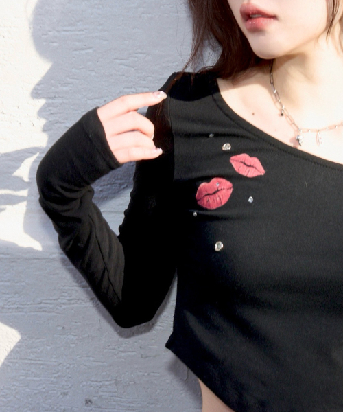 CHERRYQUIRI(チェリーキュリー)の「love bite one shoulder - black(Tシャツ/カットソー・レディース・その他・FREE)」の5枚目の写真
