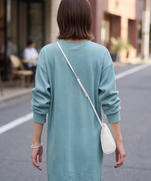 STYLE DELI（スタイルデリ）の「リブ生地relaxストレートワンピース（ワンピース・レディース・ライトブルー/ブラック・02/01）」の11枚目の写真