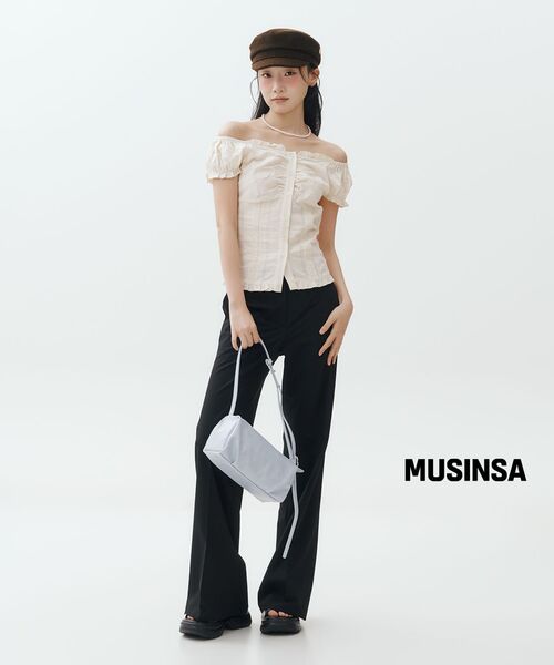 MUSINSA STANDARD WOMAN（ムシンサスタンダードウーマン）の「[クールタンダード] ウィメンズ ローライズ フレア スラックス [ブラック]（スラックス・レディース・その他・31/32/34/25/26/27/28/29/30/24）」の6枚目の写真