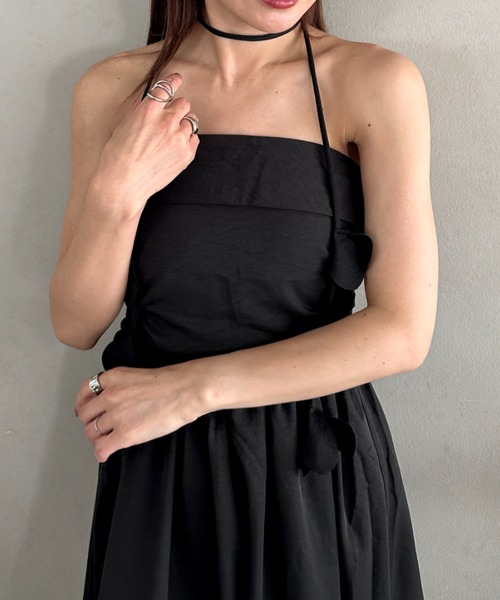 MYMOOD.(マイムード)の「2WAYフラワーモチーフネックリボン付きチューブトップワンピース ロングワンピース(ワンピース・レディース・ブラック/アイボリー・FREE)」の18枚目の写真
