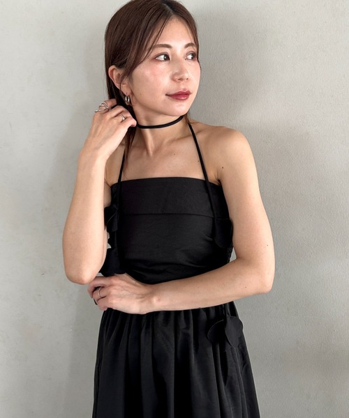 MYMOOD.(マイムード)の「2WAYフラワーモチーフネックリボン付きチューブトップワンピース ロングワンピース(ワンピース・レディース・ブラック/アイボリー・FREE)」の13枚目の写真