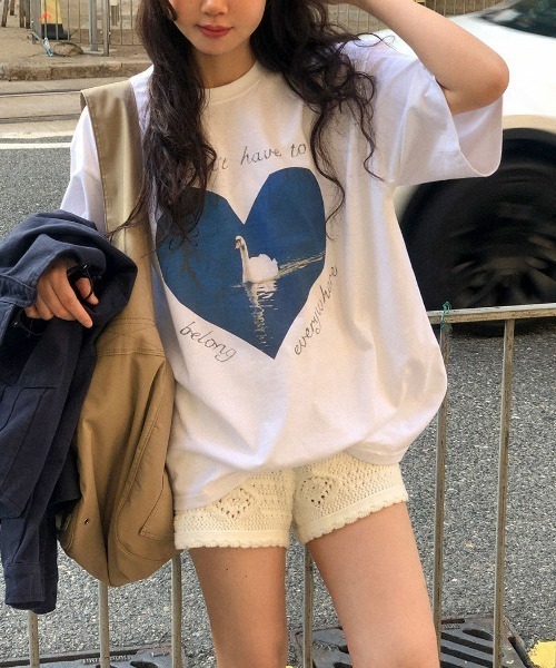 Lis ardent（リスアルダン）の「ハートプリントTシャツ / オーバーサイズ / 白鳥グラフィック / 韓国ファッション（Tシャツ/カットソー・レディース・ホワイト・M）」の3枚目の写真