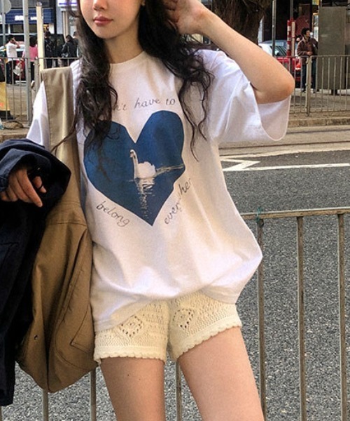 Lis ardent（リスアルダン）の「ハートプリントTシャツ / オーバーサイズ / 白鳥グラフィック / 韓国ファッション（Tシャツ/カットソー・レディース・ホワイト・M）」の4枚目の写真