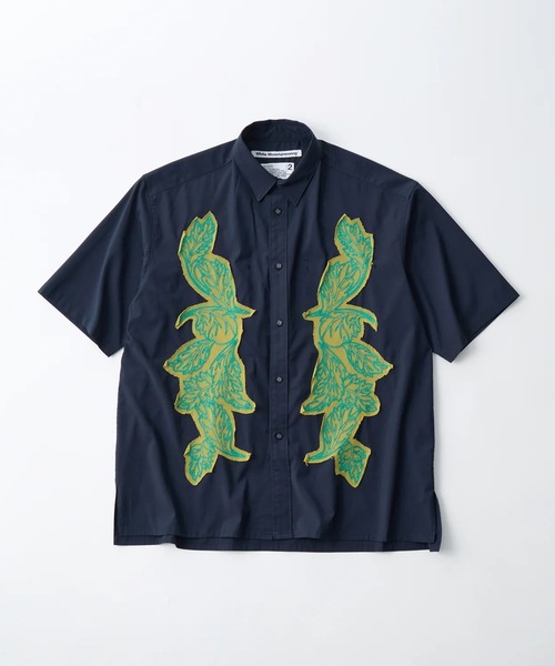 WHITE MOUNTAINEERING(�z���C�g�}�E���e�j�A�����O)�́yWhite Mountaineering/�z���C�g�}�E���e�j�A�����O�zEMBROIDERY SHORT SLEEVE SHIRT(�V���c/�u���E�X)