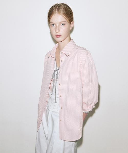 SINOON（シヌーン）の「Seersucker Stripe Shirt (Pink)（シャツ/ブラウス・レディース・PINK・FREE）」の3枚目の写真