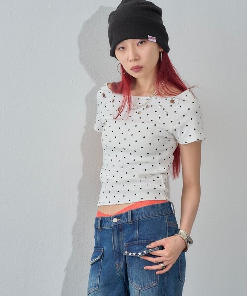 WHO'S WHO gallery(フーズフーギャラリー)の「ハトメオフショル半袖トップス(無地/ドット)(Tシャツ/カットソー・レディース・ブラック系その他/オフホワイト/ホワイト系その他/ブラック・FREE)」の22枚目の写真