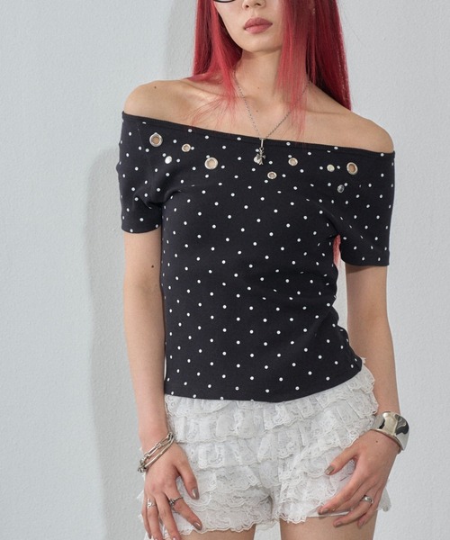 WHO'S WHO gallery(フーズフーギャラリー)の「ハトメオフショル半袖トップス(無地/ドット)(Tシャツ/カットソー・レディース・ブラック系その他/オフホワイト/ホワイト系その他/ブラック・FREE)」の4枚目の写真