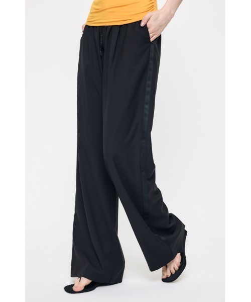 MOUSSY(マウジー)の「SUMMER トラックパンツ(その他パンツ・レディース・ブラック/ブラウン/ブルー系その他3・1/2)」の7枚目の写真