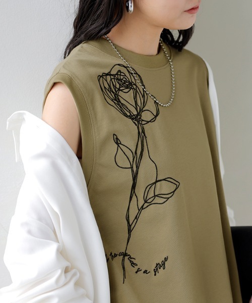 HUG.U(ハグユー)の「花柄刺繍タンクトップ(タンクトップ・レディース・ホワイト/ライトグレー/カーキブラウン/パープル・FREE)」の4枚目の写真