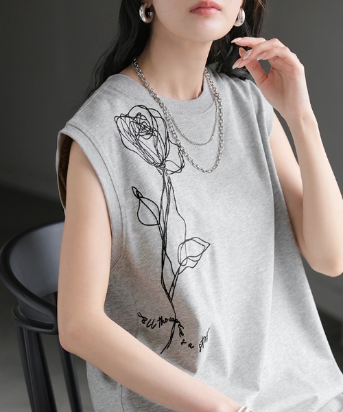 HUG.U(ハグユー)の「花柄刺繍タンクトップ(タンクトップ・レディース・ホワイト/ライトグレー/カーキブラウン/パープル・FREE)」の5枚目の写真