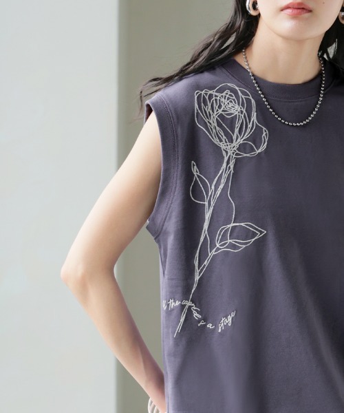 HUG.U(ハグユー)の「花柄刺繍タンクトップ(タンクトップ・レディース・ホワイト/ライトグレー/カーキブラウン/パープル・FREE)」の11枚目の写真