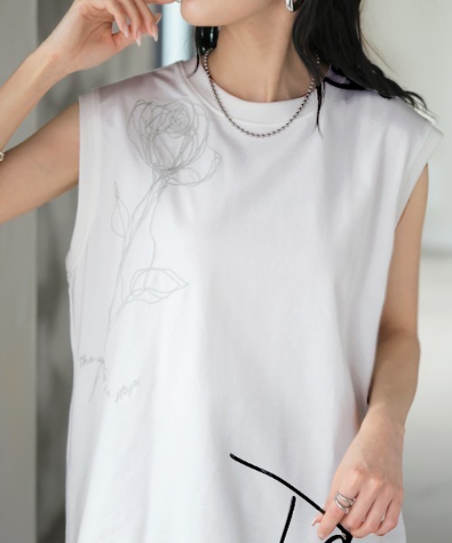 HUG.U(ハグユー)の「花柄刺繍タンクトップ(タンクトップ・レディース・ホワイト/ライトグレー/カーキブラウン/パープル・FREE)」の22枚目の写真