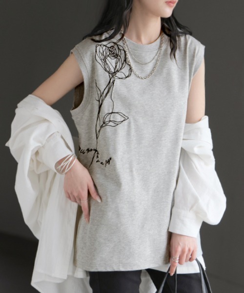 HUG.U(ハグユー)の「花柄刺繍タンクトップ(タンクトップ・レディース・ホワイト/ライトグレー/カーキブラウン/パープル・FREE)」の7枚目の写真