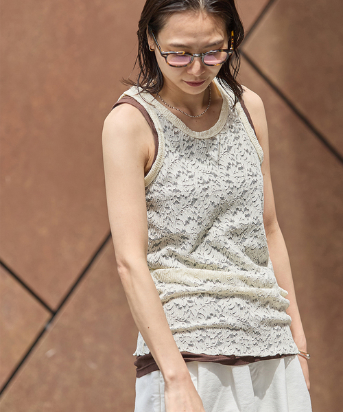 JOURNAL STANDARD（ジャーナルスタンダード）の「ストレッチフラワーレースタンク（Tシャツ/カットソー・レディース・ブラック/ホワイト/アイボリー・FREE）」の3枚目の写真