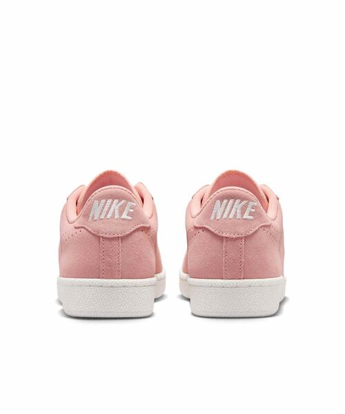 NIKE(ナイキ)の「ナイキ テニス クラシック ウィメンズシューズ / Nike Tennis Classic Women's Shoes IQ7388-800 Arctic Orange(スニーカー・レディース・ピンク系その他・25/24.5/24/23.5/23/26/25.5/22.5/22)」の6枚目の写真