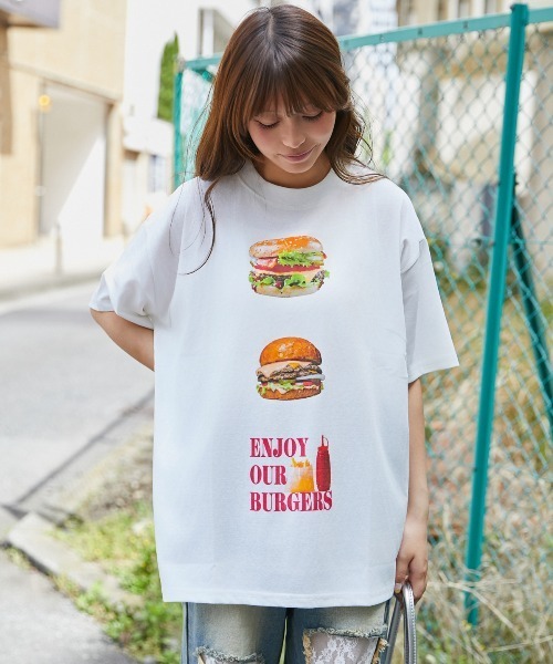 GORGE(ゴージ)の「hamburgerプリントTシャツ(Tシャツ/カットソー・レディース・オフホワイト/ピンク/オートミール・F)」の8枚目の写真