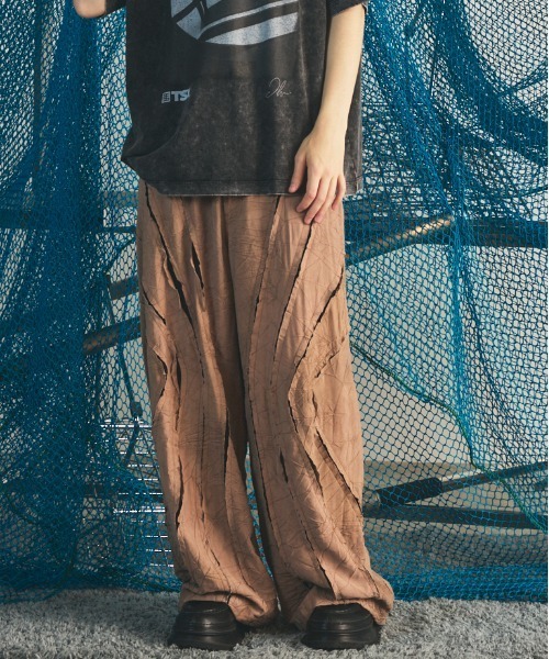 MAISON SPECIAL（メゾンスペシャル）の「《UNISEX》Tuck Washer Prime-Wide TSUGIHAGI Slacks/タックワッシャープライムワイドツギハギスラックス【MAISON SPECIAL/メゾンスペシャル】■セットアップ対応■（スラックス・メンズ・グレー/ラベンダー/モカ・0/1/2）」の3枚目の写真