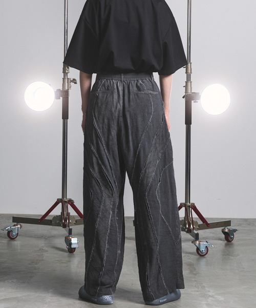 MAISON SPECIAL（メゾンスペシャル）の「《UNISEX》Tuck Washer Prime-Wide TSUGIHAGI Slacks/タックワッシャープライムワイドツギハギスラックス【MAISON SPECIAL/メゾンスペシャル】■セットアップ対応■（スラックス・メンズ・グレー/ラベンダー/モカ・0/1/2）」の4枚目の写真