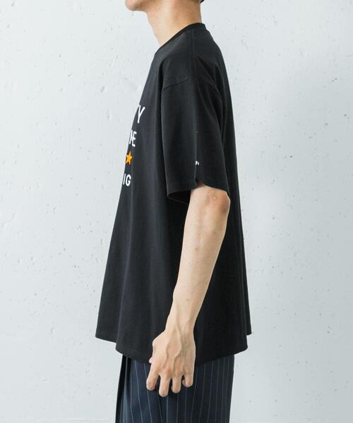 URBAN RESEARCH(アーバンリサーチ)の「URBAN RESEARCH×MARTY SUPREME×A24 SOLID 3STAR LOGO T-SHIRTS(Tシャツ/カットソー・メンズ・オレンジ/ホワイト/ブラック・MEDIUM/LARGE/X-LARGE)」の7枚目の写真