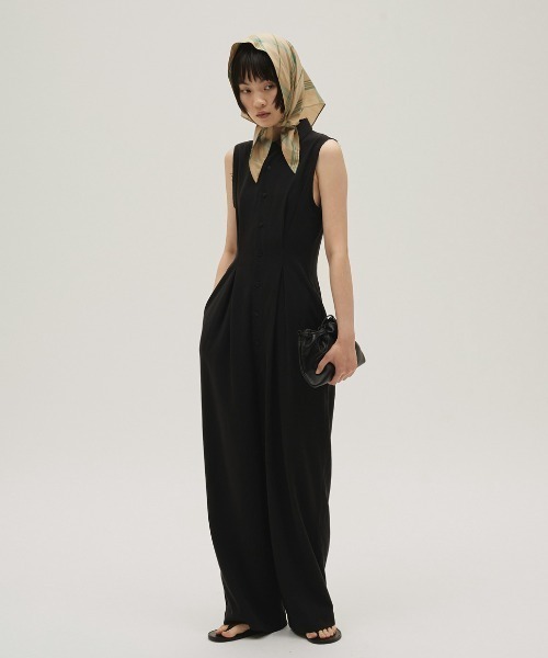 TODAYFUL(トゥデイフル)の「Linen Sleeveless Combinaison(サロペット/オーバーオール・レディース・ブラック/バーガンディー・36inch/38inch)」の1枚目の写真