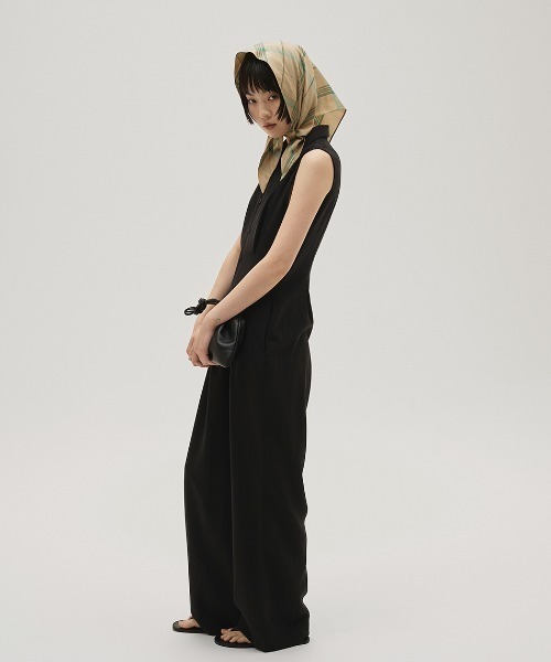 TODAYFUL(トゥデイフル)の「Linen Sleeveless Combinaison(サロペット/オーバーオール・レディース・ブラック/バーガンディー・36inch/38inch)」の4枚目の写真