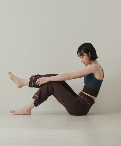 hellam home(へラムホーム)の「カップ付きヨガウェアブラトップ(その他トップス・レディース・ベージュ/ブラック/ネイビー・FREE)」の19枚目の写真