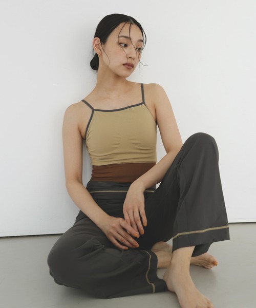 hellam home(へラムホーム)の「カップ付きヨガウェアブラトップ(その他トップス・レディース・ベージュ/ブラック/ネイビー・FREE)」の10枚目の写真