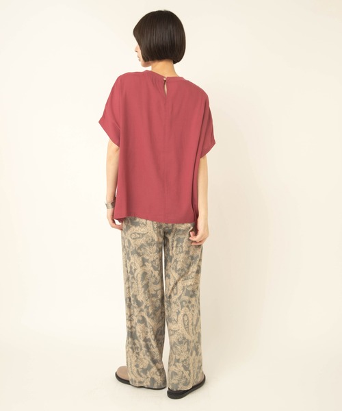RNA-N(アールエヌエーエヌ)の「B2977 リブコンビドロップショルダー(Tシャツ/カットソー・レディース・グレイッシュベージュ/ブラック/レッド・FREE)」の15枚目の写真