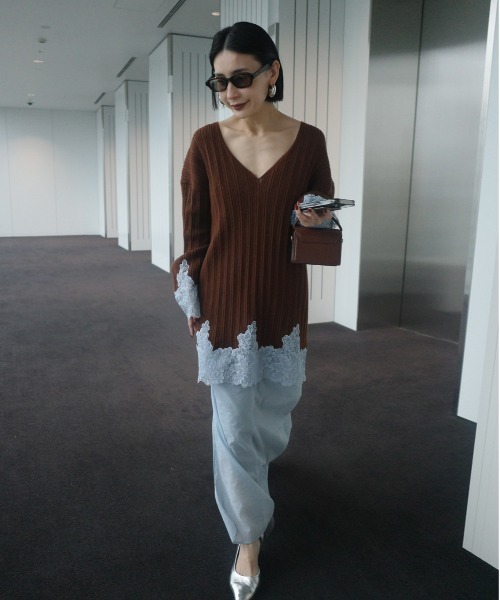 Ameri(アメリ)の「2WAY LACE DOCKING LADY KNIT TOP(ニット/セーター・レディース・ブラウン/アイボリー/ブラック/グレー・FREE)」の11枚目の写真