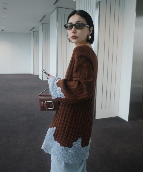 Ameri(アメリ)の「2WAY LACE DOCKING LADY KNIT TOP(ニット/セーター・レディース・ブラウン/アイボリー/ブラック/グレー・FREE)」の12枚目の写真