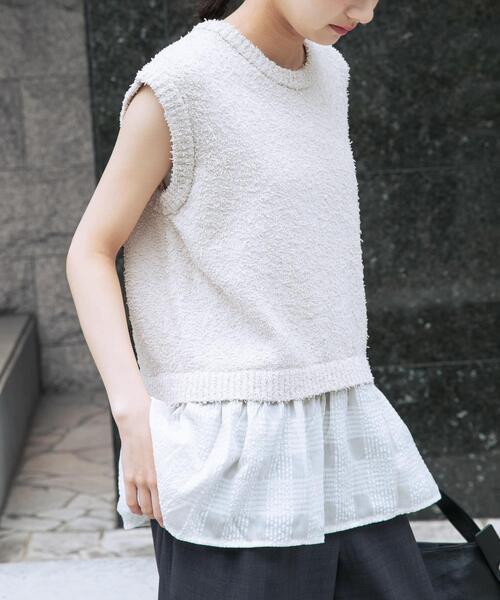 ITEMS URBANRESEARCH（アイテムズ アーバンリサーチ）の「カールヤーンニットベストドッキング（ニット/セーター・レディース・ブラック/ホワイト系その他・FREE）」の4枚目の写真