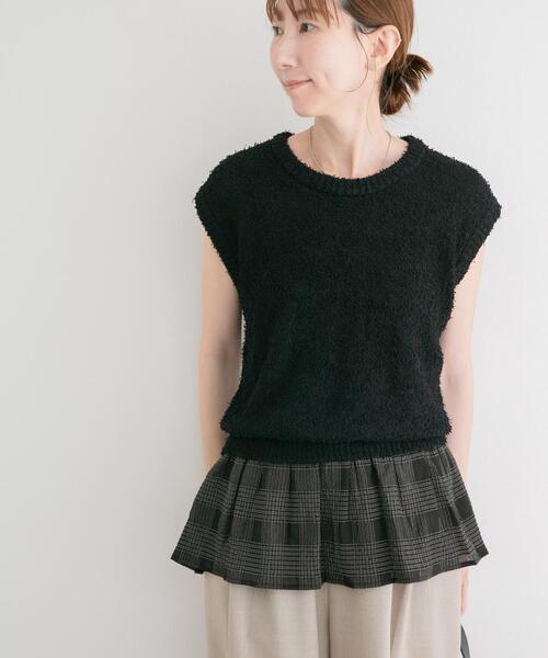ITEMS URBANRESEARCH（アイテムズ アーバンリサーチ）の「カールヤーンニットベストドッキング（ニット/セーター・レディース・ブラック/ホワイト系その他・FREE）」の17枚目の写真