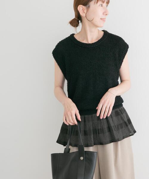 ITEMS URBANRESEARCH（アイテムズ アーバンリサーチ）の「カールヤーンニットベストドッキング（ニット/セーター・レディース・ブラック/ホワイト系その他・FREE）」の19枚目の写真