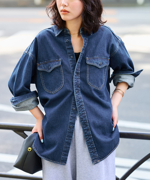SLOBE IENA（スローブイエナ）の「《WEB限定/追加》LE DENIM BDUデニムシャツ（シャツ/ブラウス・レディース・ブルー/ネイビー・FREE）」の12枚目の写真