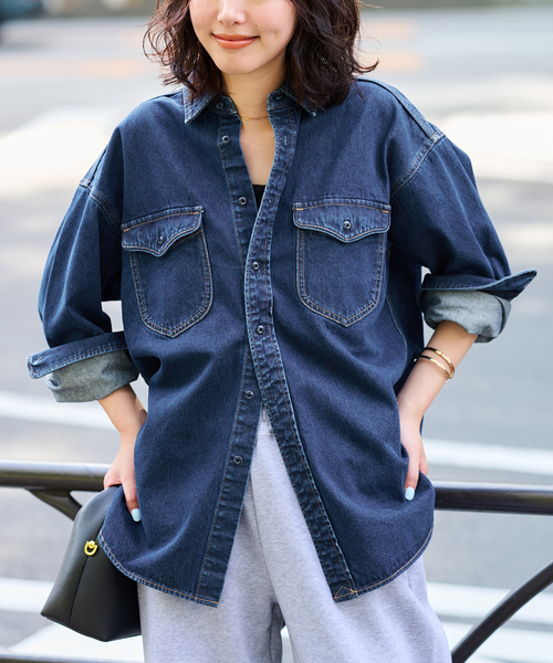 SLOBE IENA（スローブイエナ）の「《WEB限定/追加》LE DENIM BDUデニムシャツ（シャツ/ブラウス・レディース・ブルー/ネイビー・FREE）」の13枚目の写真