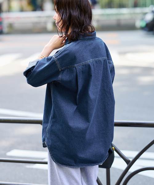 SLOBE IENA（スローブイエナ）の「《WEB限定/追加》LE DENIM BDUデニムシャツ（シャツ/ブラウス・レディース・ブルー/ネイビー・FREE）」の14枚目の写真