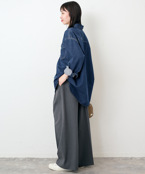 SLOBE IENA（スローブイエナ）の「《WEB限定/追加》LE DENIM BDUデニムシャツ（シャツ/ブラウス・レディース・ブルー/ネイビー・FREE）」の22枚目の写真